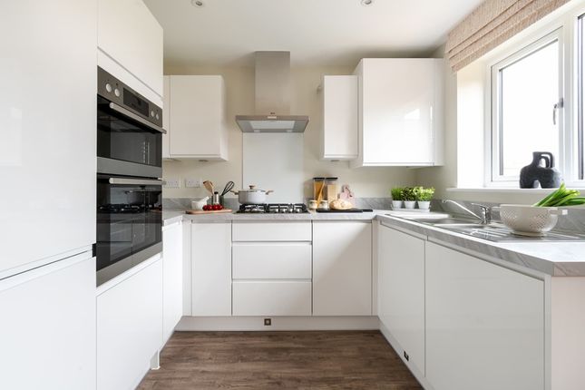 3 bed end terrace house