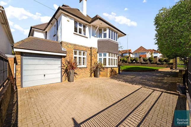 5 bed detached house