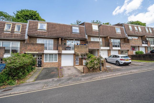 Heights Close, West Wimbledon, SW20 3 bed house for sale