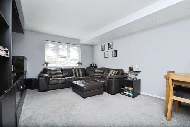2 bed maisonette