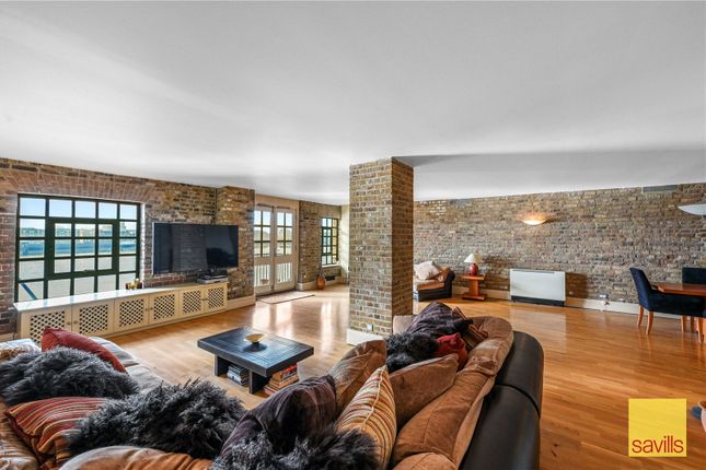 Wapping Wall, London, E1W 2 bed apartment for sale