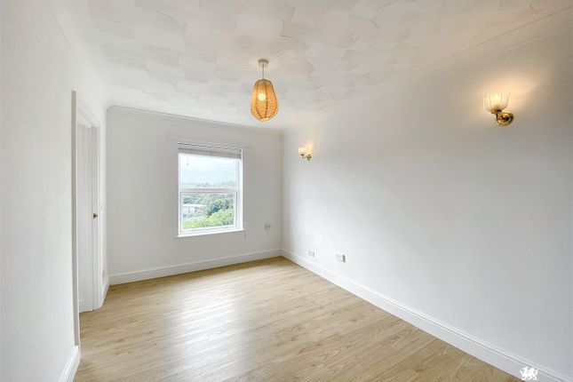 Station Road, Tenby 2 bed apartment for sale