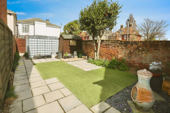 1 bedroom maisonette for sale