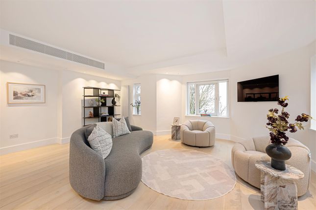 Parkwood Point, St John's Wood, NW8 4 bed apartment for sale
