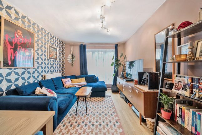 Upper Tulse Hill, London SW2 1 bed apartment for sale