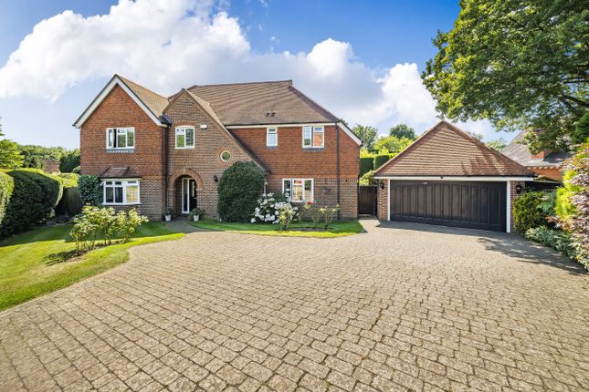 5 bed detached house