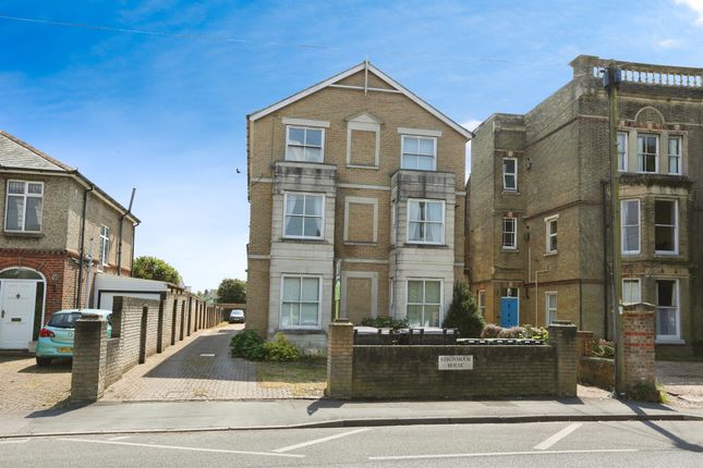 2 bedroom ground floor flat for sale