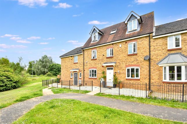 5 bedroom town house for sale