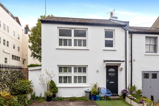 Holland Mews, Hove BN3 2 bed mews for sale