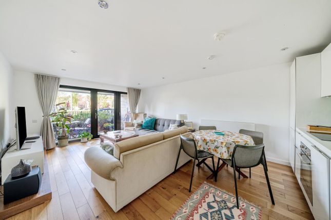 Offenham Road, Oval, London, SW9 2 bed flat for sale