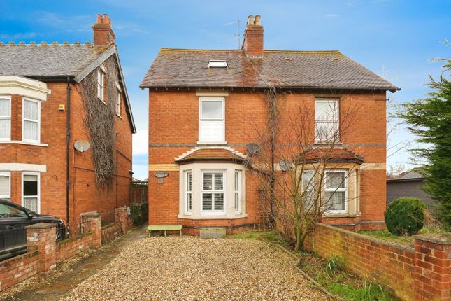 Ashchurch Road, Tewkesbury GL20 3 bed semi