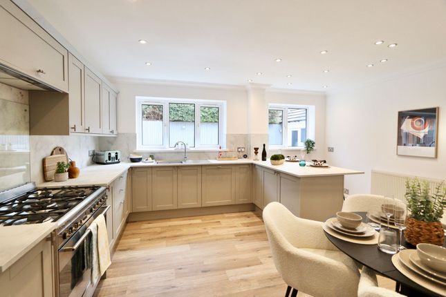 Glendale Gardens, Fleur De Lis, NP12 4 bed detached house for sale