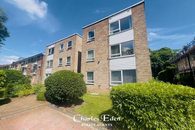 15 The Avenue, Beckenham BR3 2 bed flat for sale