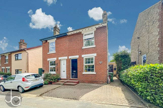 2 bedroom semi-detached house for sale
