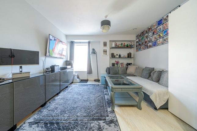 Windsor Street, Uxbridge 1 bed apartment for sale
