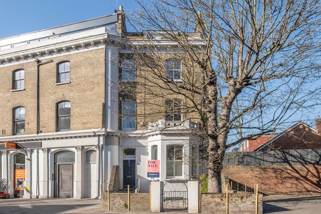 3 bedroom flat for sale