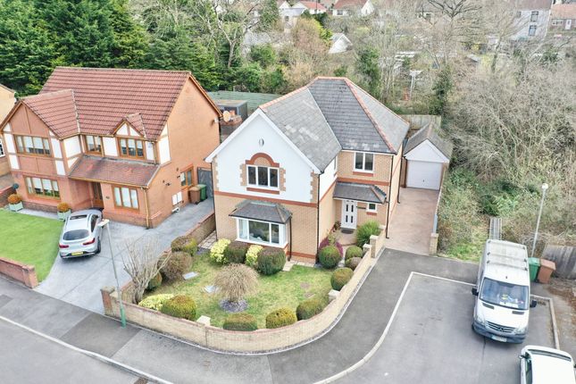 4 bed detached house