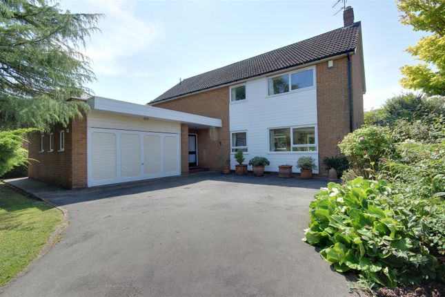 4 bed detached house