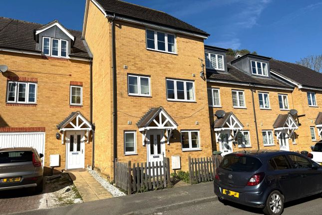 5 bed town house