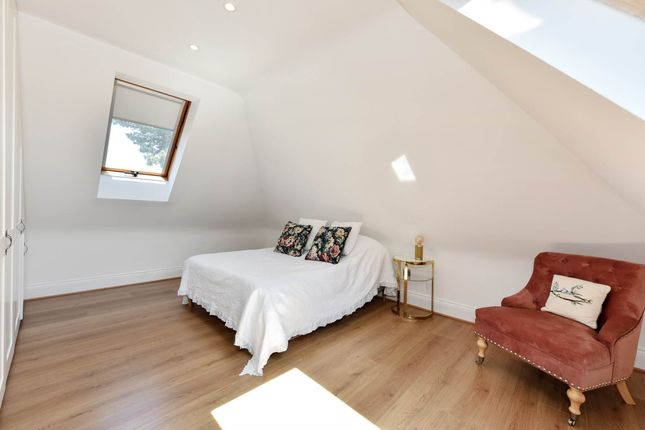 Sutherland Road, Ealing 2 bed apartment for sale