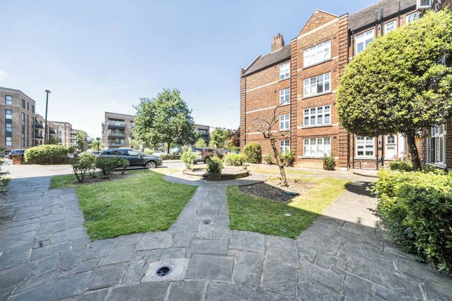 Thorncliffe Court, Clapham Park... 2 bed flat for sale