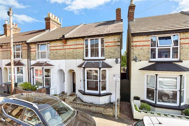 Sussex Avenue, Ashford, Kent 3 bed end of terrace house for sale