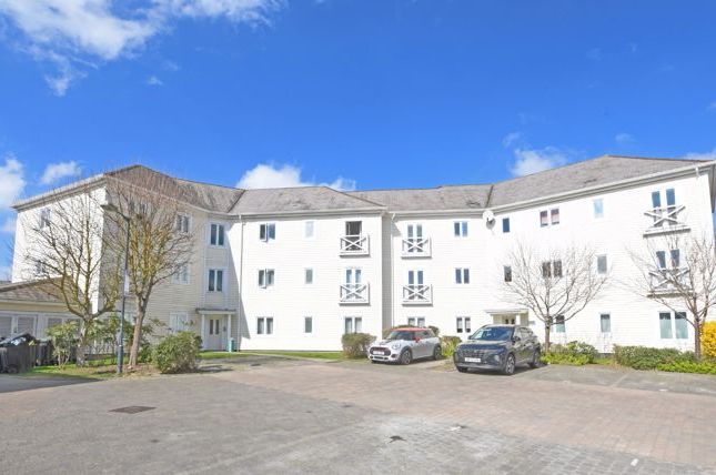 Poynder Drive, Holborough Lakes 2 bed apartment for sale