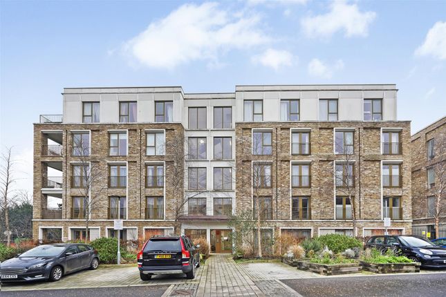 18 Apple Tree Road, London N17 1 bed apartment for sale