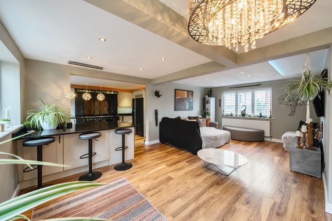 4 bedroom detached bungalow for sale