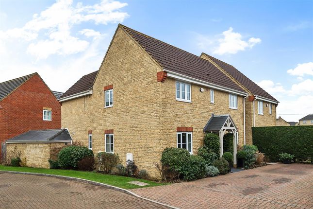 Kestrel Close, Calne 4 bed detached house for sale