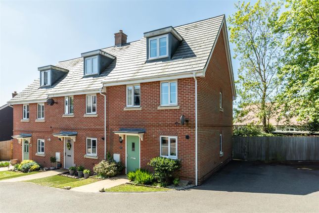 Cedar Avenue, Haywards Heath 3 bed end of terrace house for sale