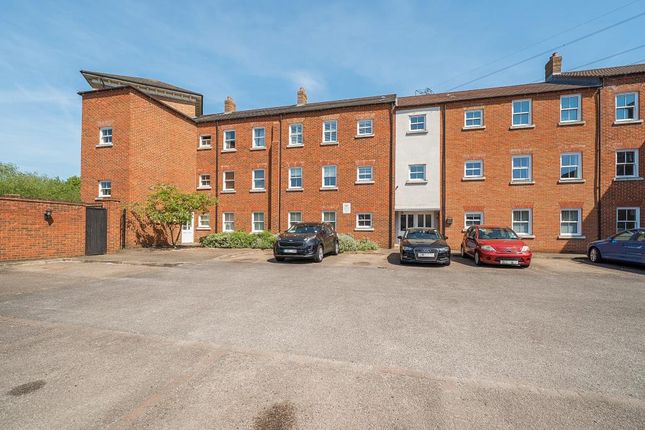 Aylesbury,  Buckinghamshire,  HP19 2 bed flat for sale