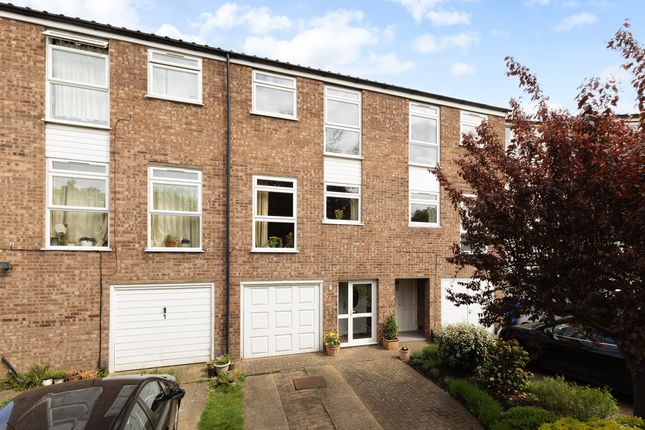 Vineyard Row, Hampton Wick KT1 4 bed townhouse for sale