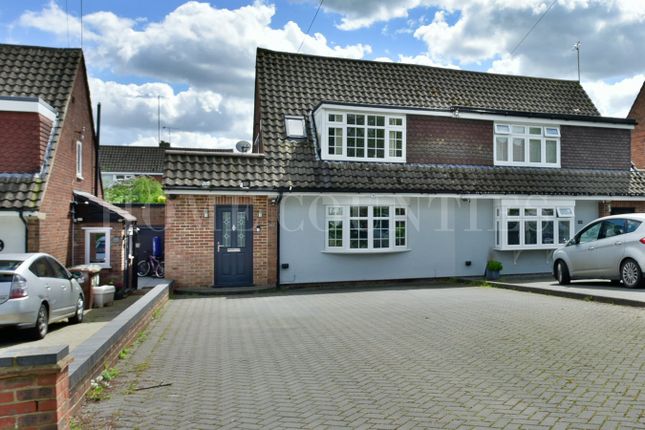 Dugdale Hill Lane, Potters Bar, EN6 3 bed semi