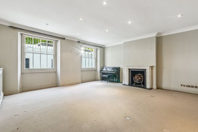 Onslow Square, South Kensington, London 3 bed flat for sale
