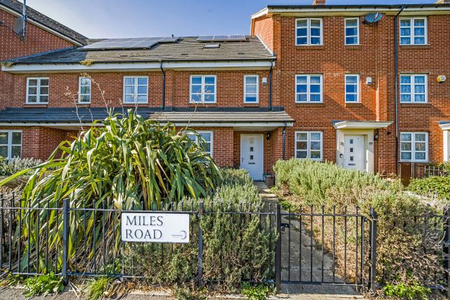 Miles Road, Mitcham CR4 3 bed terraced house for sale