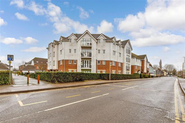 Ingram Close, Larkfield, Aylesford, Kent 2 bed apartment for sale