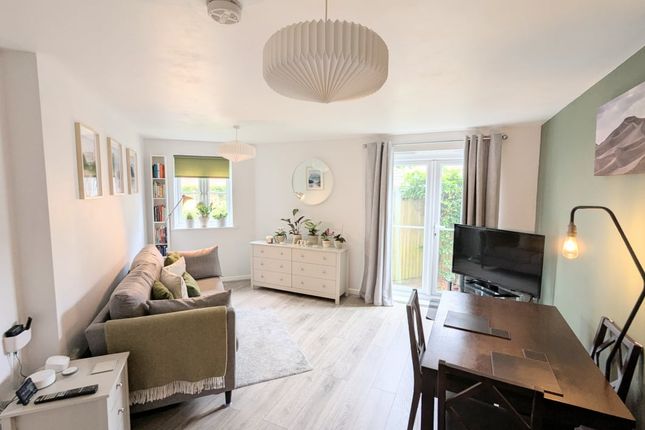 Somerville Rise, Bracknell, RG12 2 bed ground floor flat for sale