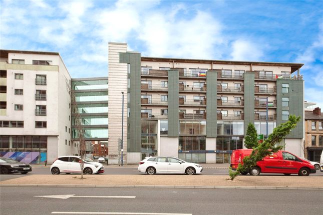 3 bedroom flat for sale
