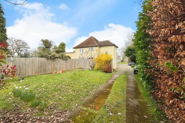 Bedmond Road, Hemel Hempstead HP3 2 bed maisonette for sale