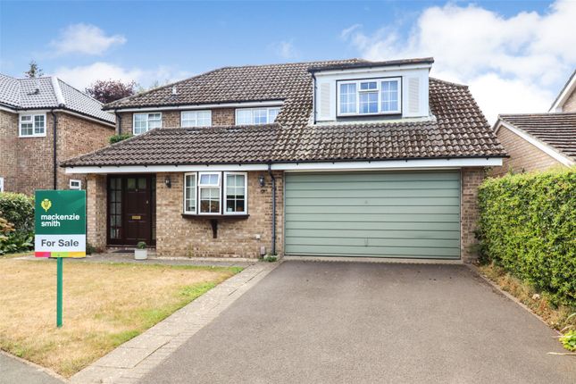 Curzon Drive, Fleet GU52 4 bed detached house for sale
