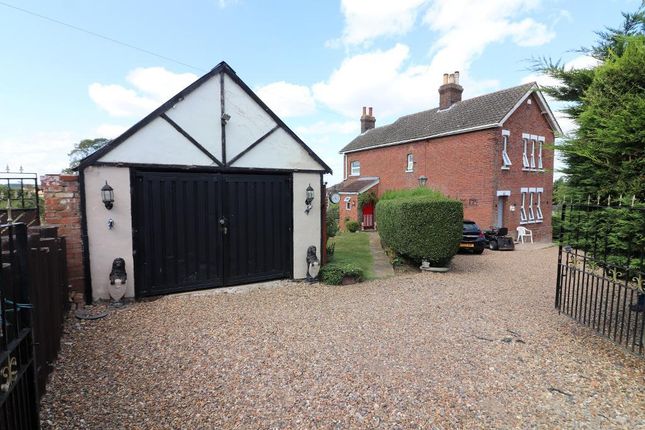 2 bedroom detached house for sale