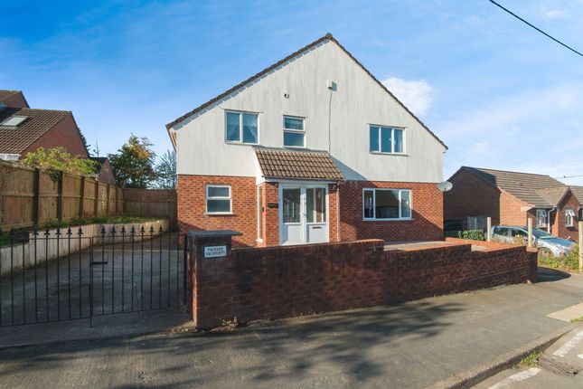 4 bed detached house