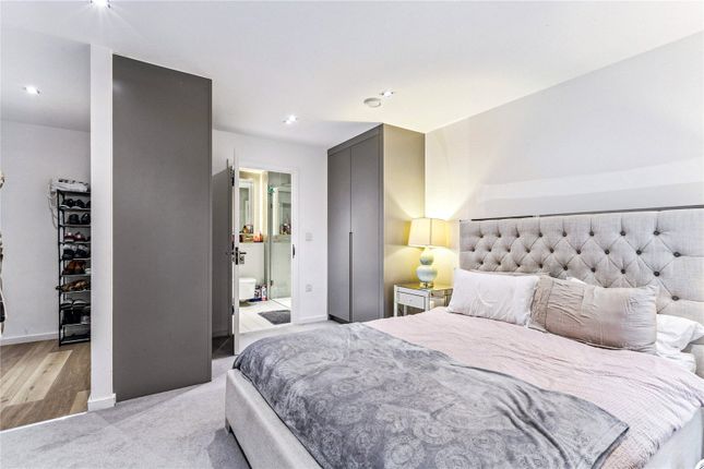 1, Landau Apartments 72 London 2 bed flat for sale