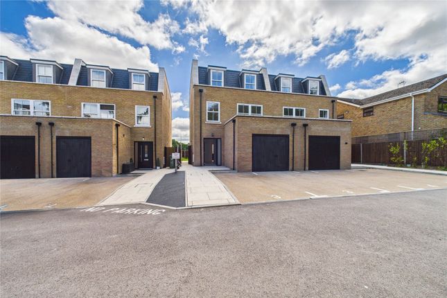 Larges Lane, Bracknell, Berkshire, RG12 4 bed semi