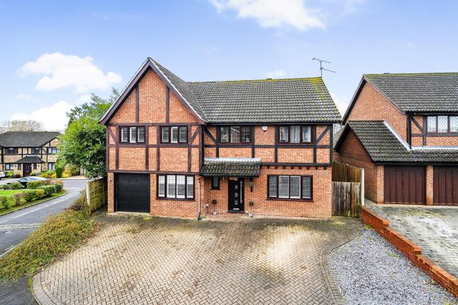 Tottenham Walk, Owlsmoor, Sandhurst GU47 5 bed house for sale