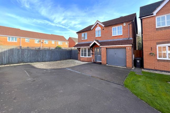 4 bed detached house