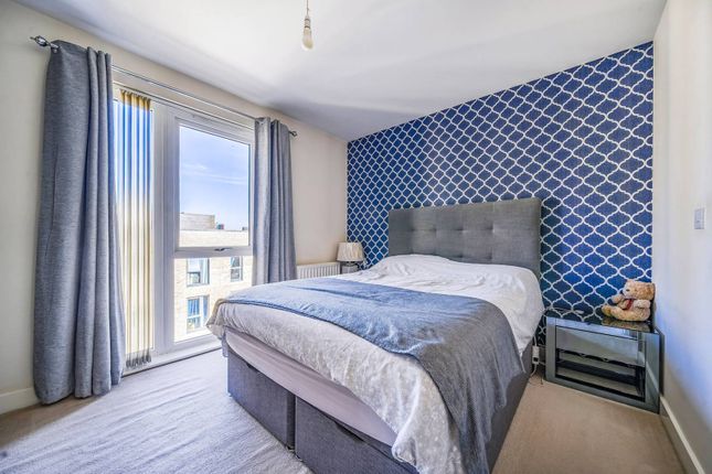Observer Close, Colindale, London, NW9 2 bed flat for sale