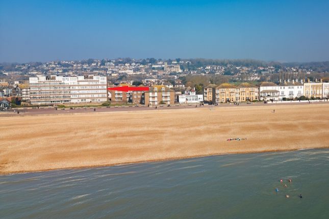 South Road, Hythe, CT21 2 bed apartment for sale