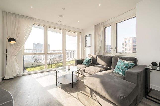 Hanbury Road, London W3 1 bed flat for sale